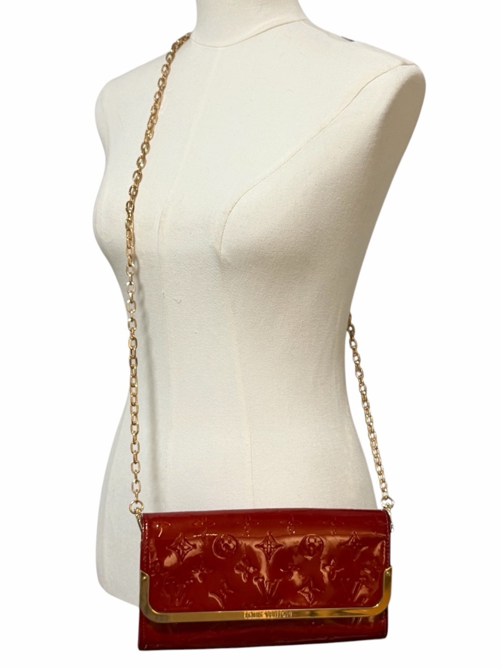 Louis Vuitton Pomme D’Amour Monogram Vernis Rossmore MM Clutch Bag - Picture 4 of 16